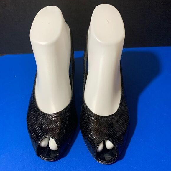 Donald J Pliner Kitten Heel Slingbacks - Picture 2 of 6